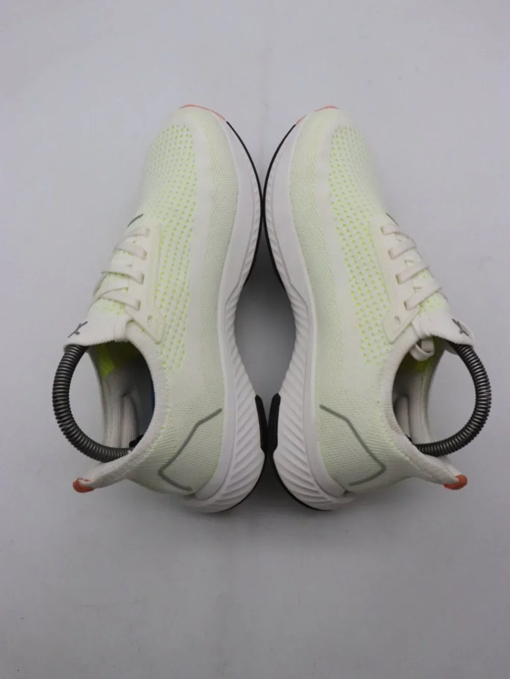 Fluxw Adapt Runner White Neon Men's 7 Womens 8.5 Running Athletic Walking Sneake